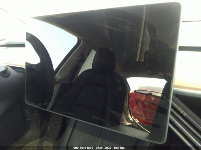 Tesla Model Y Long Range 2021 5YJYGAEE2MF217081 Image 8
