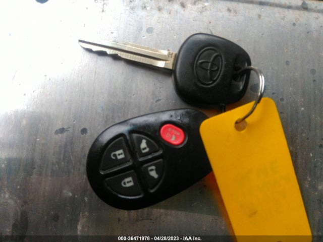 Toyota SIENNA LE 2015 5TDKK3DC9FS541725 Image 3