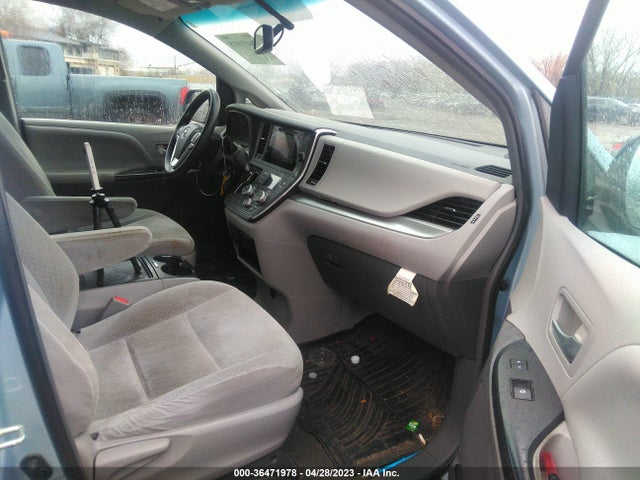 Toyota SIENNA LE 2015 5TDKK3DC9FS541725 Image 6