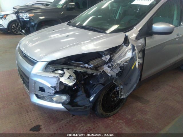 1FMCU0GX5GUC46142 Ford ESCAPE SE