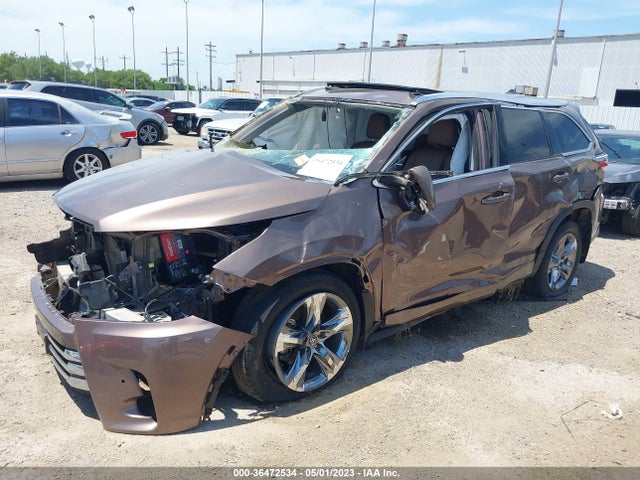 Toyota Highlander Limited 2018 5TDYZRFH6JS261464 Image 2
