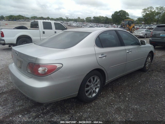 2002 LEXUS ES 300 VIN: JTHBF30G220026400