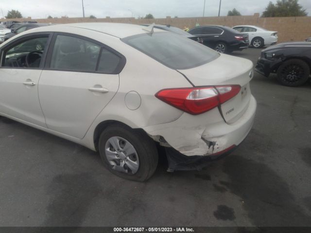 KNAFK4A65F5334600 KIA FORTE LX