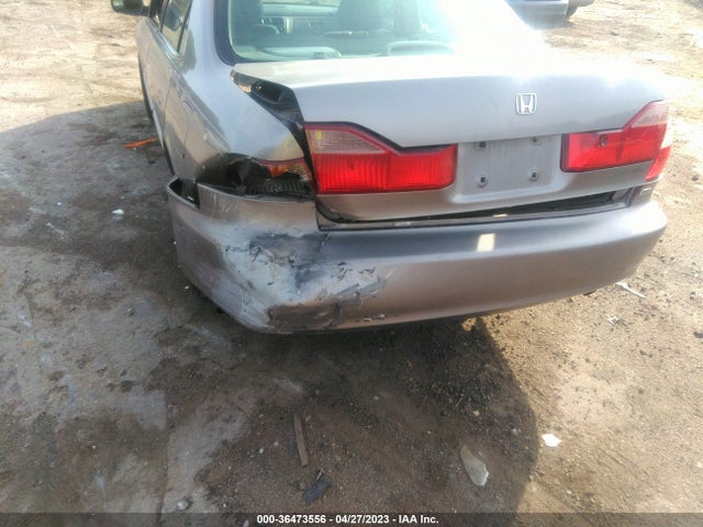 2000 HONDA ACCORD SDN EX W/LEATHER VIN: 1HGCG1658YA096839