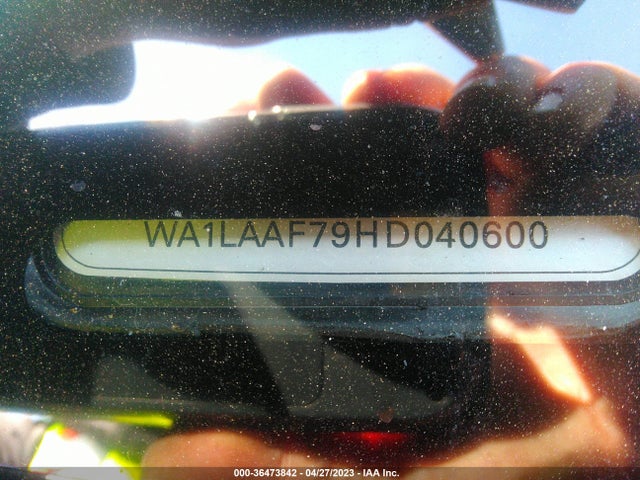 WA1LAAF79HD040600 Audi Q7 Premium Plus