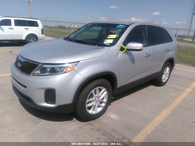 KIA SORENTO LX 2015 5XYKT3A69FG639615 Image 2