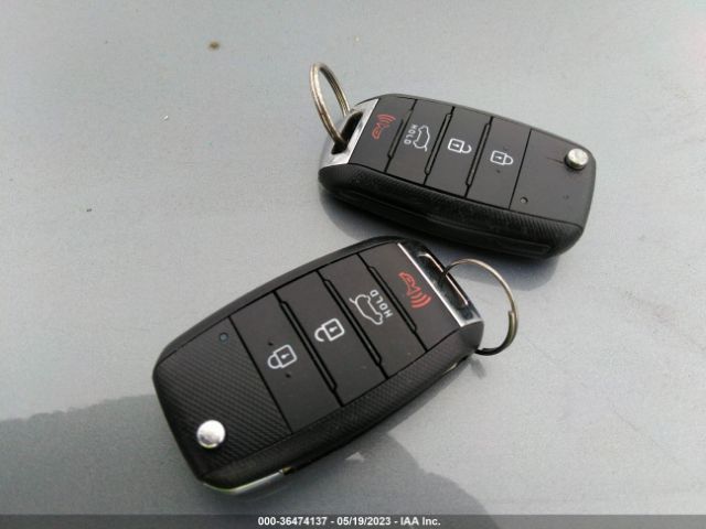 5XYPG4A33KG610854 KIA SORENTO L