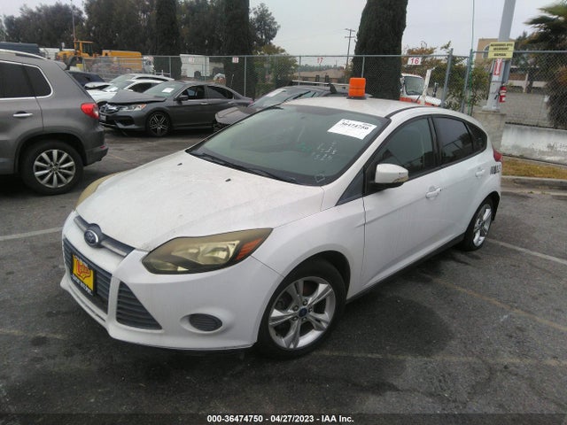Ford FOCUS SE 2014 1FADP3K23EL254956 Image 2