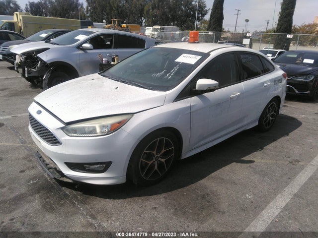 Ford FOCUS SE 2015 1FADP3F28FL231863 Image 2