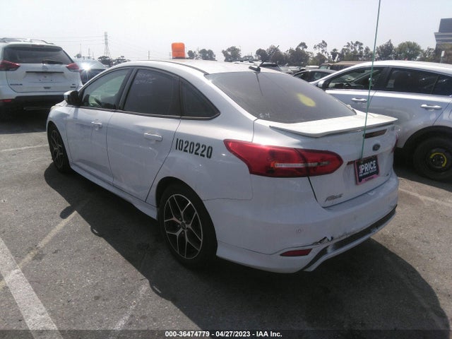 Ford FOCUS SE 2015 1FADP3F28FL231863 Image 3