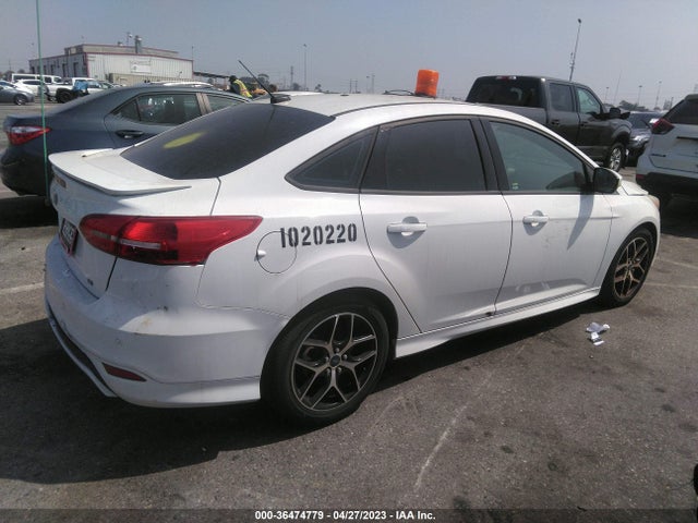 Ford FOCUS SE 2015 1FADP3F28FL231863 Image 4