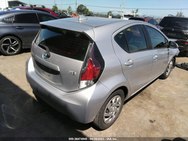 Toyota Prius C One/two/three/four 2015 JTDKDTB35F1112740 Image 4