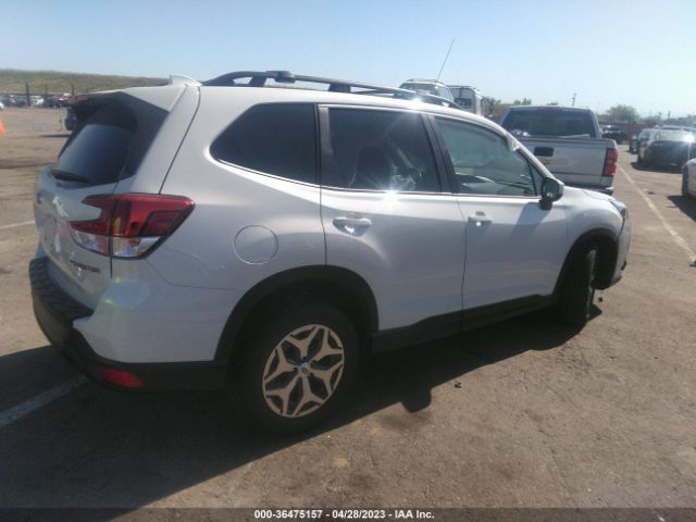JF2SKAEC0NH438068 Subaru Forester Premium