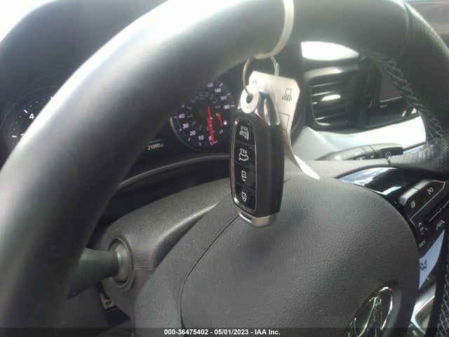 2022 Hyundai Veloster, VIN: KMHT36AH5NU013933