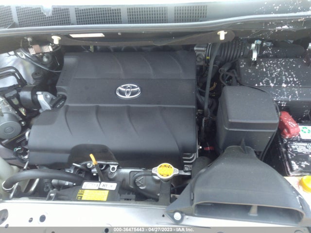 2015 TOYOTA SIENNA SE VIN: 5TDXK3DC8FS546128