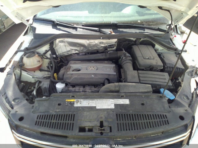 WVGAV7AX0HK028158 Volkswagen TIGUAN
