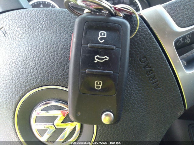 WVGAV7AX0HK028158 Volkswagen TIGUAN
