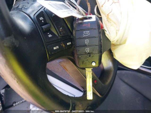 5XYKTDA67FG610507 KIA SORENTO LX