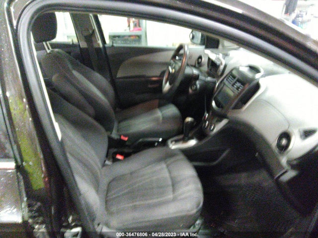 Chevrolet SONIC LT 2015 1G1JC5SHXF4178133 Image 6