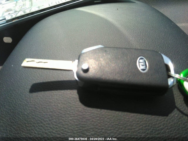 2020 KIA SOUL LX VIN: KNDJ23AU0L7727751