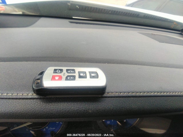 2015 TOYOTA SIENNA XLE VIN: 5TDYK3DC4FS593225