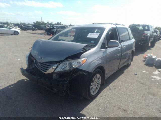 2015 TOYOTA SIENNA XLE VIN: 5TDYK3DC4FS593225
