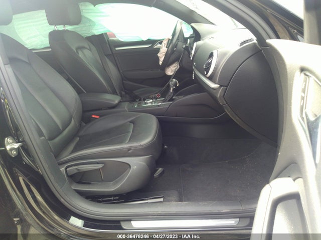WAUAUGFFXK1009442 Audi A3 Sedan Premium/titanium Premium