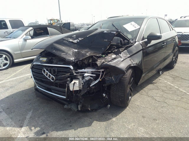 WAUAUGFFXK1009442 Audi A3 Sedan Premium/titanium Premium