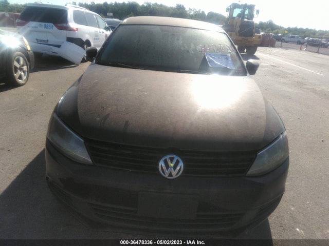 3VWD17AJXEM423071 Volkswagen Jetta Sedan Se