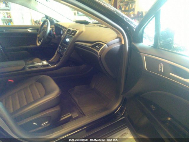 3FA6P0HD5HR308263 Ford FUSION SE