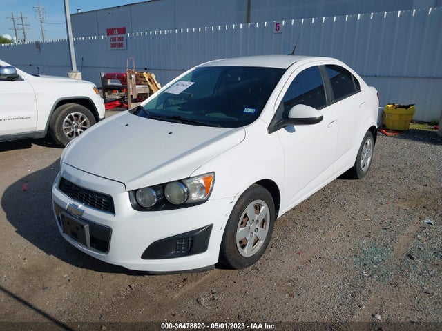 Chevrolet SONIC LS 2014 1G1JA5SH5E4238601 Image 2
