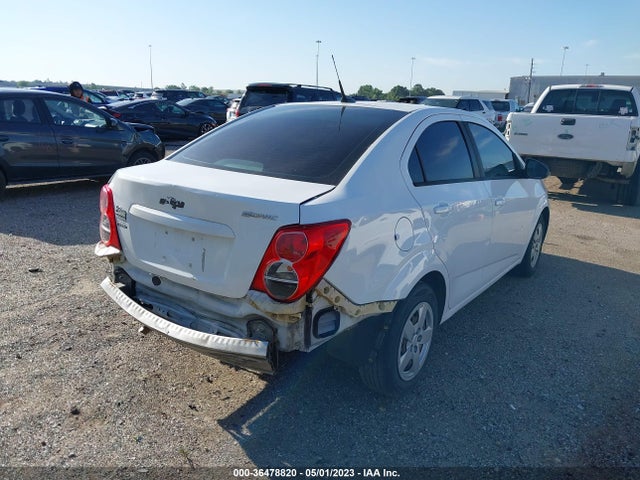 Chevrolet SONIC LS 2014 1G1JA5SH5E4238601 Image 4