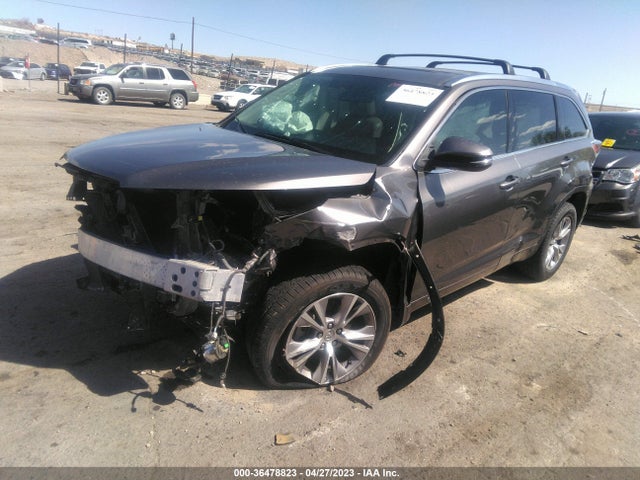2015 TOYOTA HIGHLANDER XLE VIN: 5TDKKRFH0FS043084