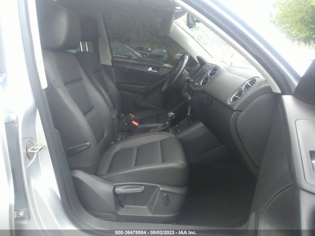 WVGSV7AX8HK016585 Volkswagen Tiguan Wolfsburg Edition