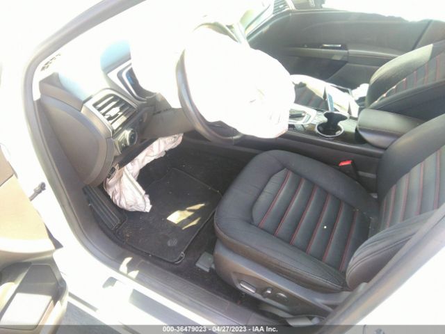 3FA6P0HD9GR195030 Ford FUSION SE
