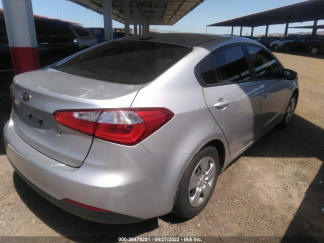 KNAFK4A66F5425469 KIA FORTE LX