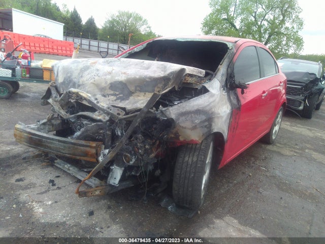 Chevrolet SONIC LTZ 2015 1G1JE5SB6F4124415 Image 2