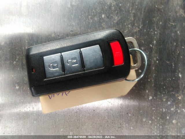 JA4AD3A30FZ013767 Mitsubishi Outlander Se