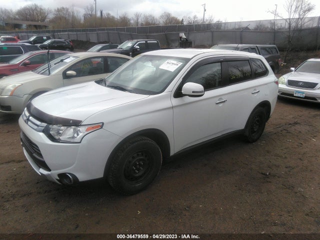 JA4AD3A30FZ013767 Mitsubishi Outlander Se