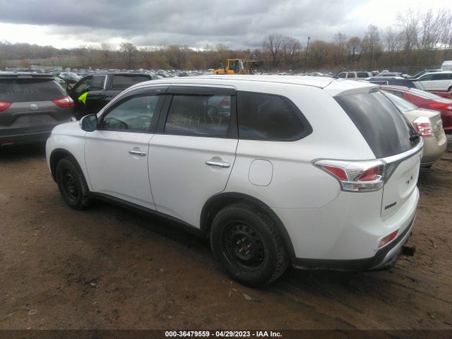 JA4AD3A30FZ013767 Mitsubishi Outlander Se