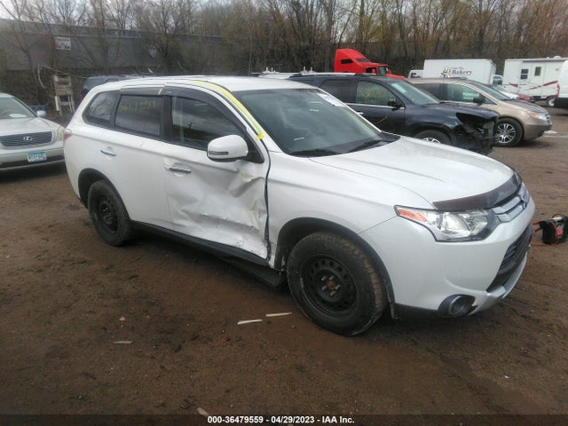JA4AD3A30FZ013767 Mitsubishi Outlander Se
