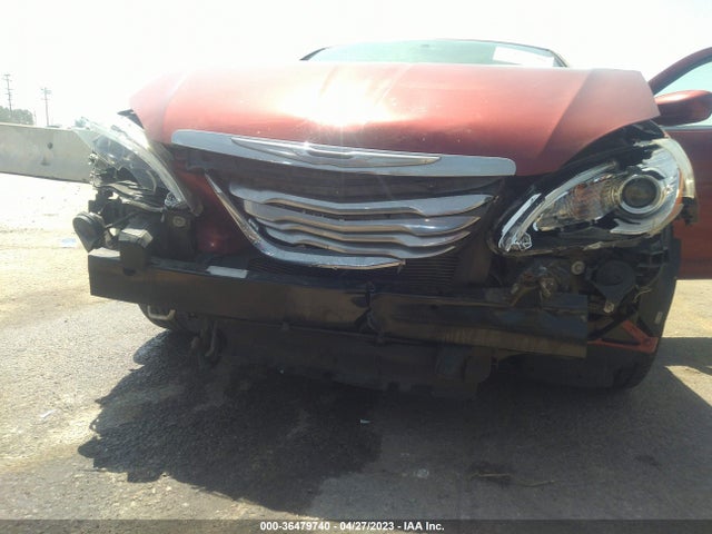 1C3CCBBB4EN118100 Chrysler 200 Touring