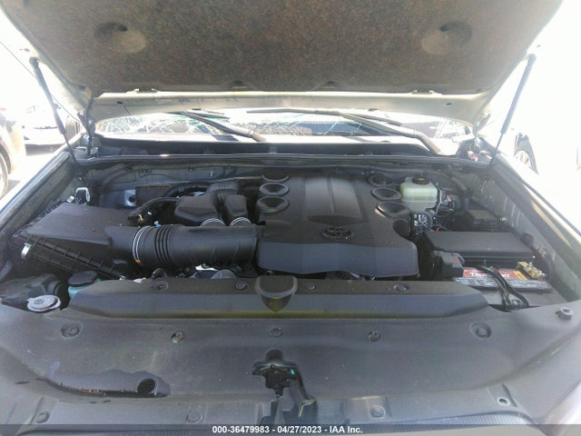 Toyota 4RUNNER SR5 2020 JTEBU5JR9L5737806 Image 10