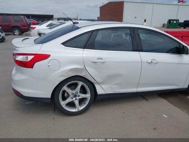 2013 FORD FOCUS TITANIUM VIN: 1FADP3J2XDL335422