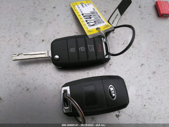 5XYKT3A69FG637752 KIA SORENTO LX