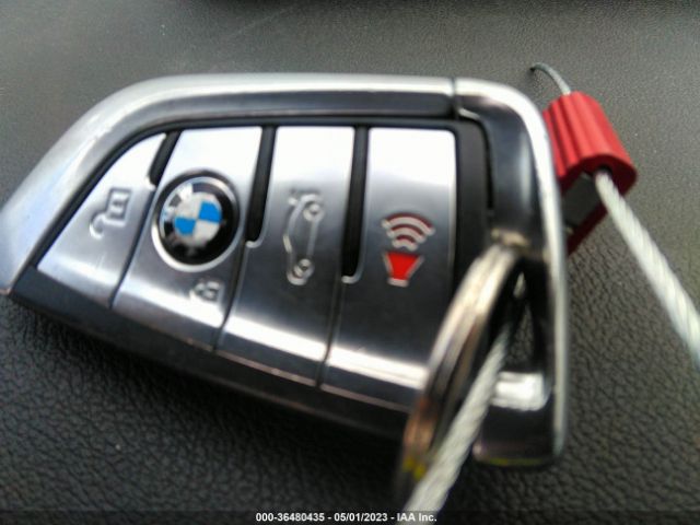 WBAJA9C57JB033030 BMW 5 Series 530e Iperformance
