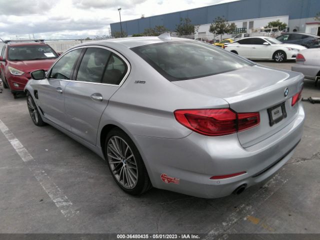 WBAJA9C57JB033030 BMW 5 Series 530e Iperformance