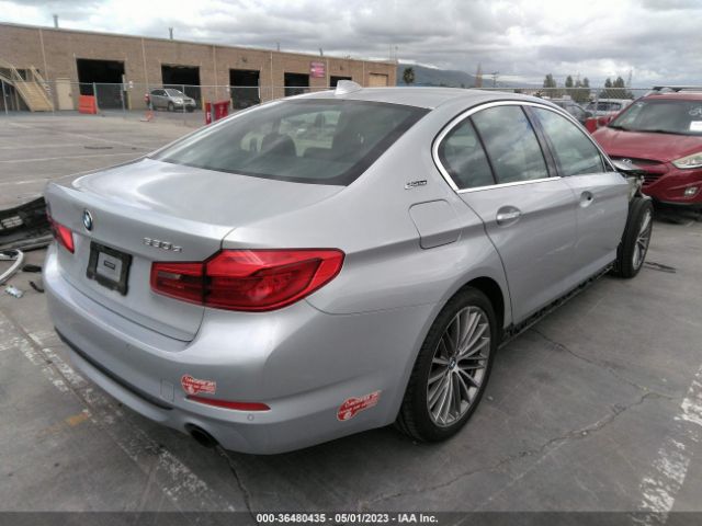 WBAJA9C57JB033030 BMW 5 Series 530e Iperformance