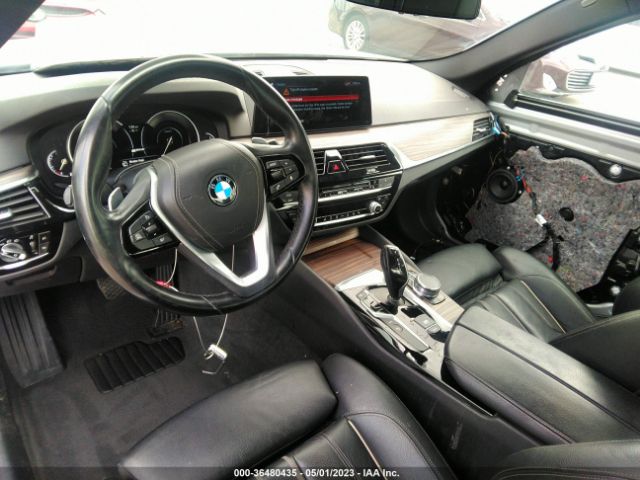 WBAJA9C57JB033030 BMW 5 Series 530e Iperformance