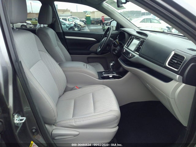 Toyota Highlander Le 2016 5TDZKRFH9GS148030 Image 5